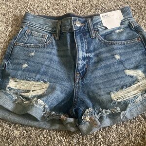 Aero Mom short 3.5”